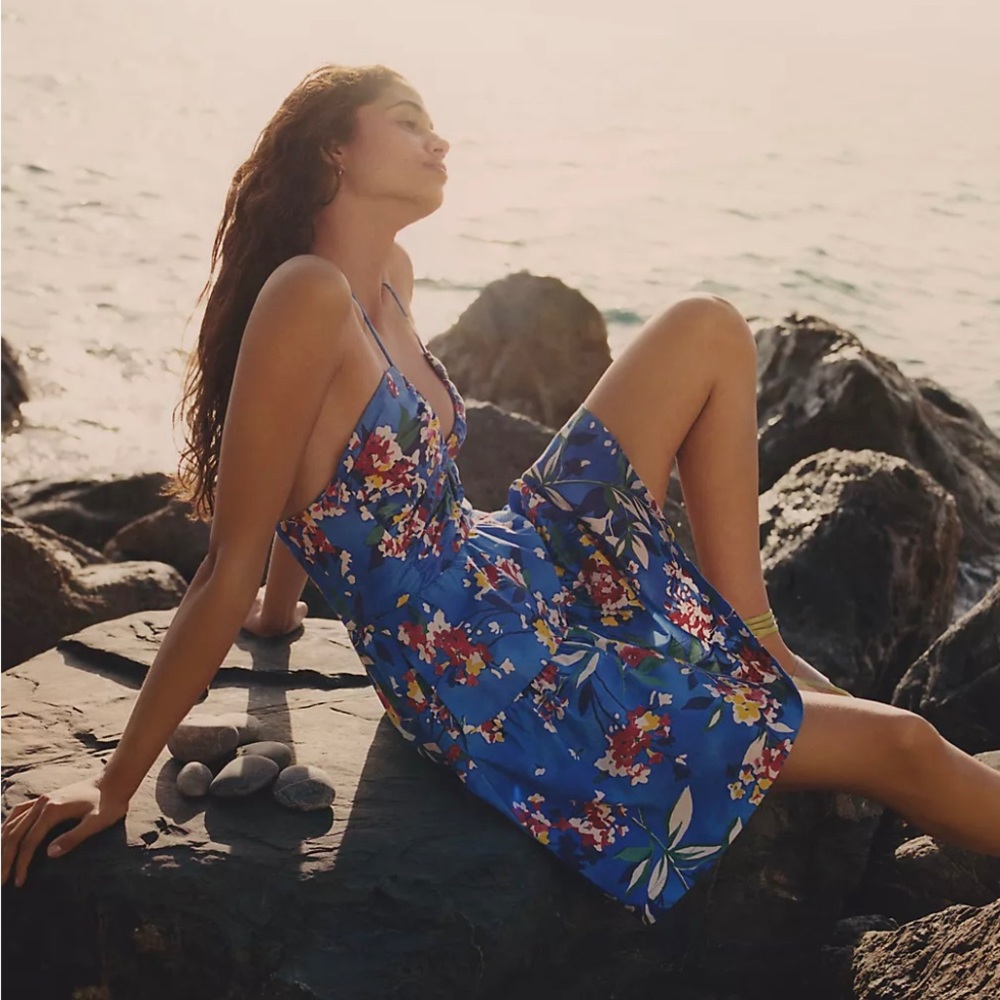 ANTHROPOLOGIE the Emily Halter dress Floral Blue Sundress Size Medium